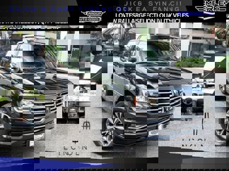 Used 2016 Lincoln Navigator Select image 1