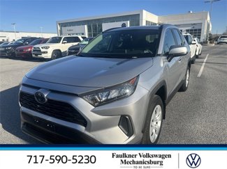 Used 2019 Toyota RAV4 LE image 1