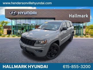 Used 2019 Jeep Grand Cherokee Laredo image 1