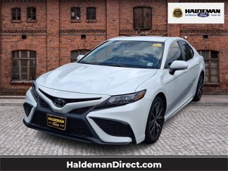 Used 2023 Toyota Camry SE image 1
