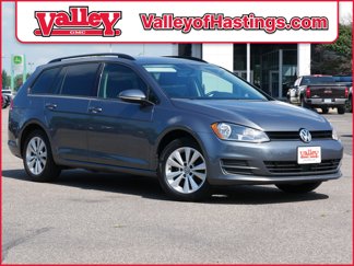 Used 2017 Volkswagen Golf S image 1