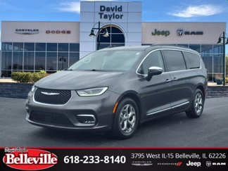 Used 2023 Chrysler Pacifica Limited image 1