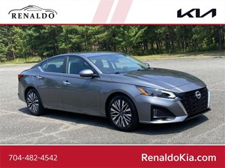 Used 2023 Nissan Altima 2.5 SV image 1