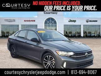 Used 2023 Volkswagen Jetta Sport image 1