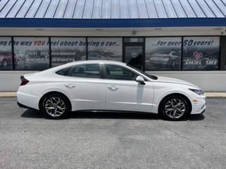 Certified 2022 Hyundai Sonata SEL image 1