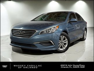 Used 2017 Hyundai Sonata SE image 1