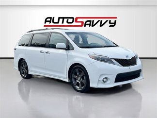 Used 2015 Toyota Sienna SE image 1