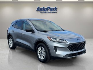 Used 2022 Ford Escape SE image 1