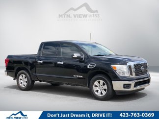 Used 2017 Nissan Titan SV image 1