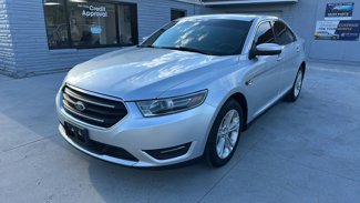Used 2015 Ford Taurus SEL image 1