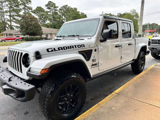Used 2023 Jeep Gladiator Sport image 1