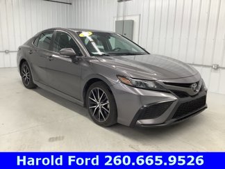 Used 2022 Toyota Camry SE image 1