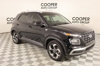 Used 2023 Hyundai Venue SEL image 1