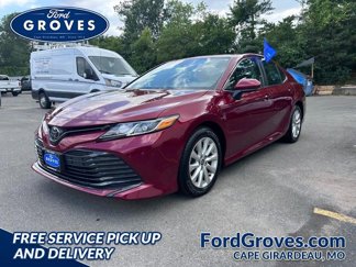 Used 2020 Toyota Camry LE image 1