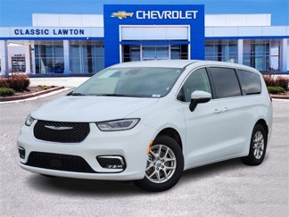 Used 2023 Chrysler Pacifica Touring-L image 1