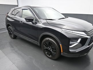 Used 2022 Mitsubishi Eclipse Cross LE image 1