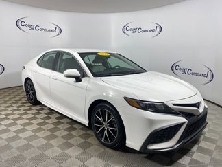 Used 2023 Toyota Camry SE image 1