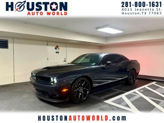 Used 2019 Dodge Challenger R/T w/ Driver Convenience Group image 1