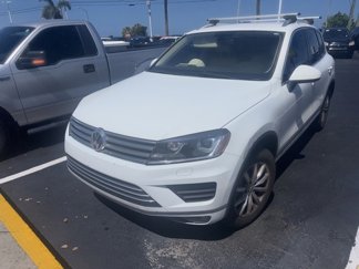 Used 2015 Volkswagen Touareg Sport image 1