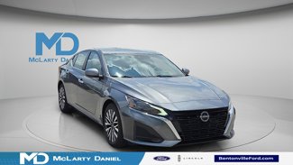 Used 2023 Nissan Altima 2.5 SV image 1
