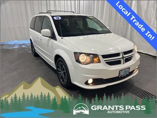 Used 2016 Dodge Grand Caravan R/T image 1