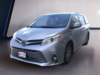 Used 2020 Toyota Sienna XLE image 1