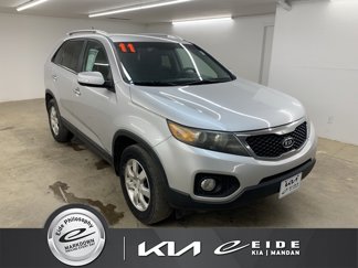 Used 2011 Kia Sorento LX w/ Convenience Pkg image 1