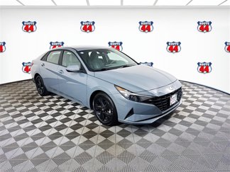 Used 2023 Hyundai Elantra SEL w/ Cargo Package image 1