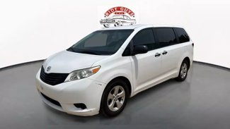 Used 2014 Toyota Sienna L image 1