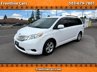 Used 2017 Toyota Sienna LE image 1