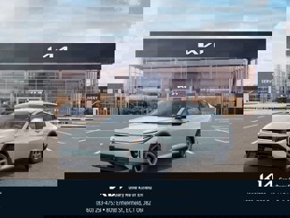 New 2025 Kia K4 LXS image 1