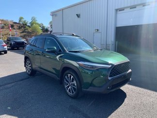 Used 2022 Toyota Corolla Cross XLE video 2