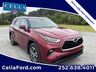 Used 2022 Toyota Highlander XLE image 1