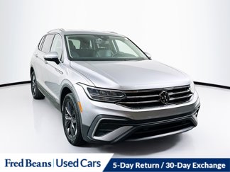 Used 2022 Volkswagen Tiguan SE image 1