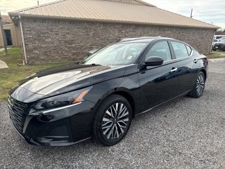 Used 2024 Nissan Altima 2.5 SV image 1