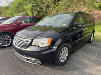 Used 2016 Chrysler Town & Country Touring w/ Driver Convenience Group image 1