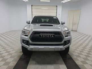 Used 2017 Toyota Tacoma TRD Sport image 1