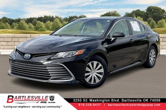 Used 2021 Toyota Camry LE image 1