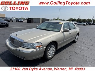 Used 2004 Lincoln Town Car Signature image 1