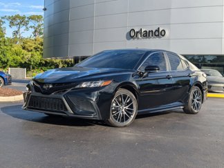 Used 2024 Toyota Camry SE image 1