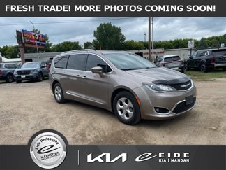 Used 2017 Chrysler Pacifica Touring-L Plus image 1