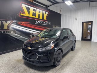 Used 2018 Chevrolet Trax LS image 1