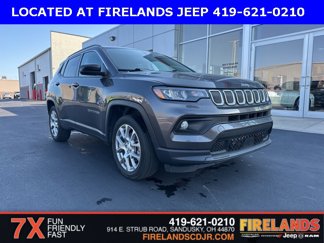 Used 2022 Jeep Compass Latitude image 1