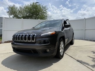 Used 2018 Jeep Cherokee Latitude Plus w/ Cold Weather Group image 1