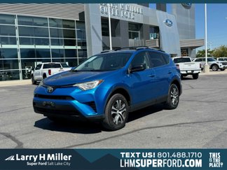 Used 2017 Toyota RAV4 LE image 1