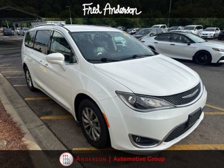 Used 2018 Chrysler Pacifica Touring-L image 1
