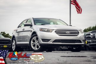Used 2015 Ford Taurus SEL image 1