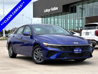Used 2024 Hyundai Elantra SEL image 1