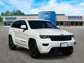 Used 2017 Jeep Grand Cherokee Altitude image 1