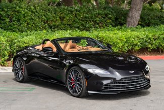 Used 2022 Aston Martin V8 Vantage Roadster image 1